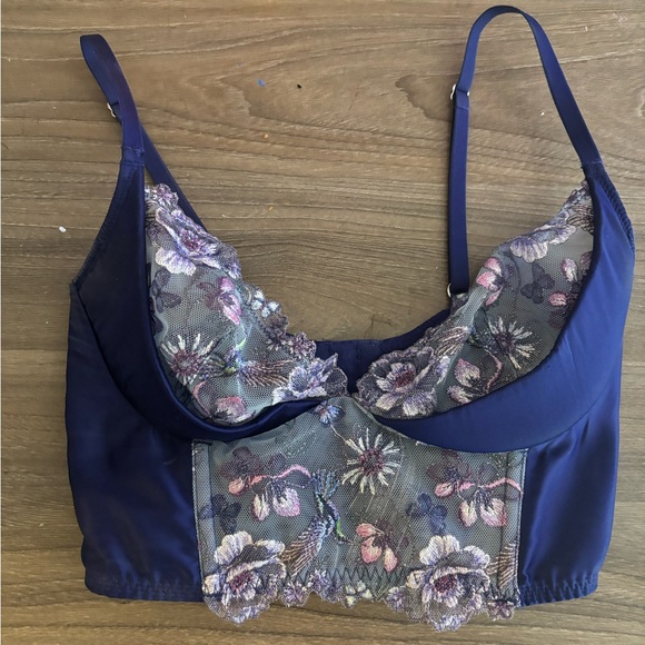 VICTORIA’s SECRET CORSET - Picture 2 of 3